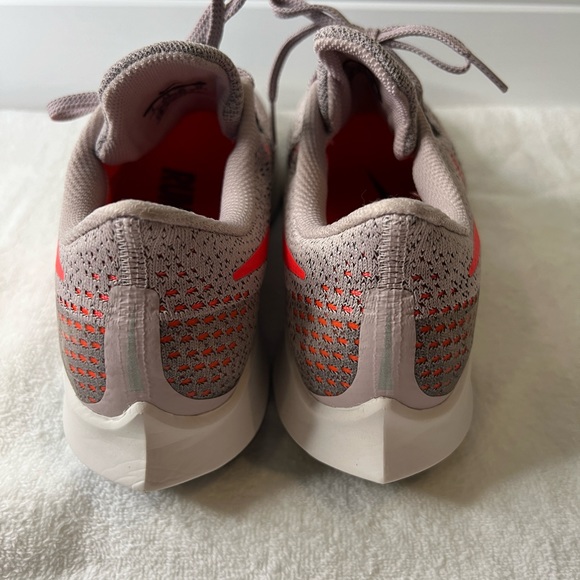 Nike Zoom Pegasus 35 size 8 light pink. New without tags, never worn. - Picture 2 of 6